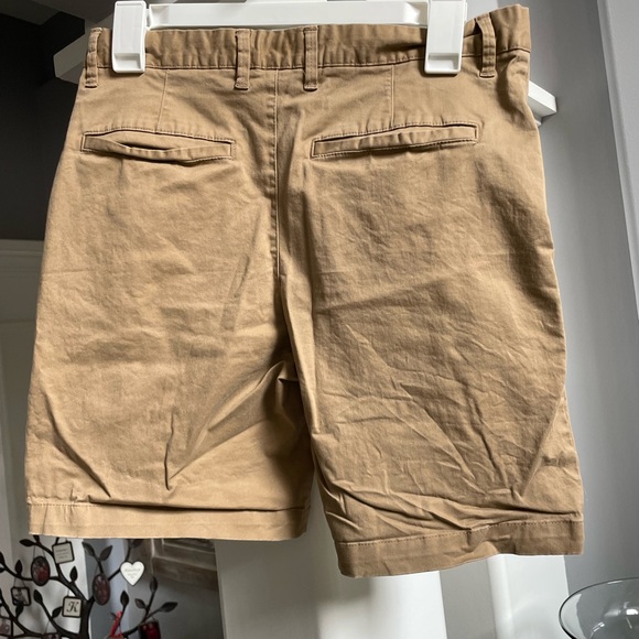 Like New Merona men’s shorts size 30 waist khak soft material side/back pockets - Picture 2 of 4